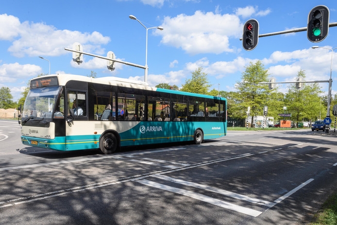 Nu de nieuwe N18 is geopend rijdt veel verkeer om Haaksbergen heen. Om tijdwinst te behalen op het nieuwe tracé laten straks ook lijnbussen het centrum van het dorp links liggen..jpg