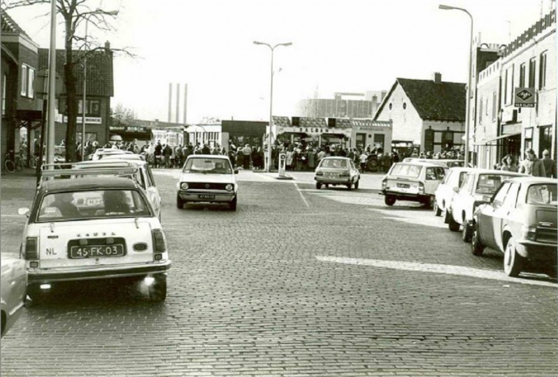 Spelbergsweg hoek Kuipersdijk Peddie. rechts foto Van Ulzen 1982.jpg