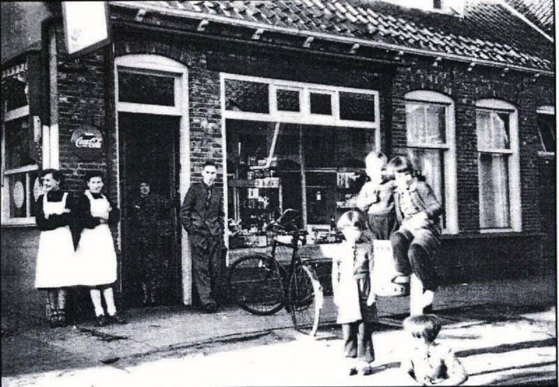 Glanerbrug Kerkstraat cafetaria van Goethem jaren '50.jpg