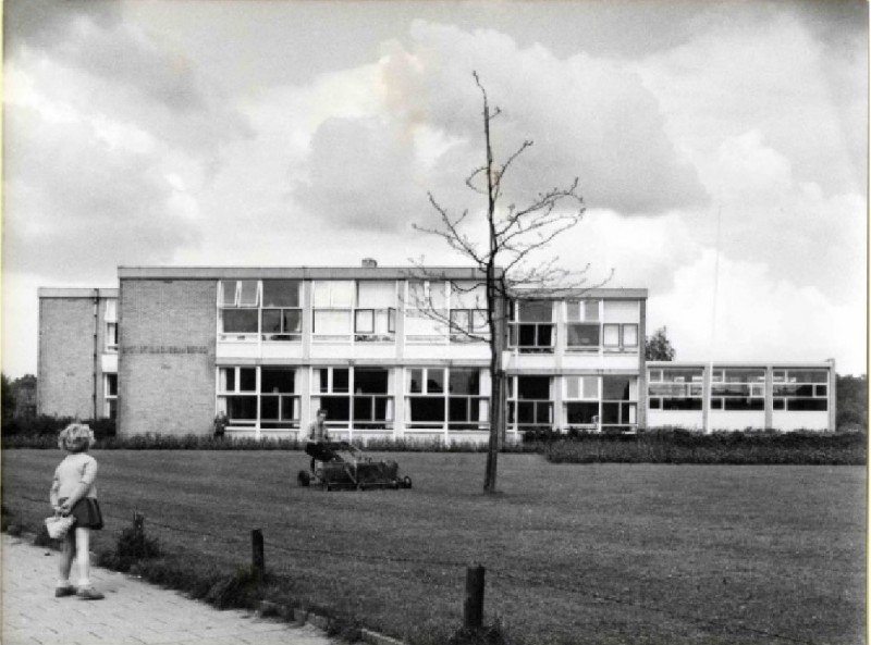 Schreursweg 63 Prof. Dr. G. van der Leeuwschool 1965.jpg