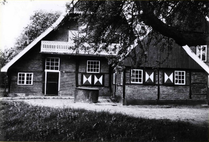 Hofmeijerweg 24 Het Leutink, voorgevel, tot woning verbouwde boerderij . 21-5-1965.jpg