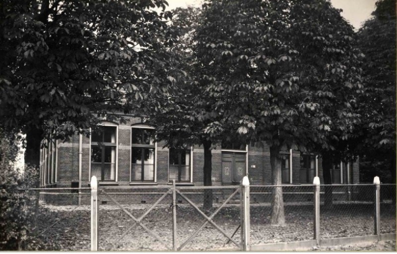 Hoge Boekelerweg 45 Openbare lagere school D1, later Ribbelerbrinkschool 1930.jpg