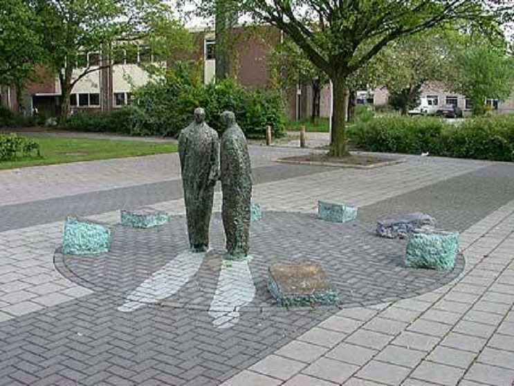 Zaanstraat, thv de IJstraat kunstwerk Ontmoeting van kunstenaar Cees Willemsen.jpg