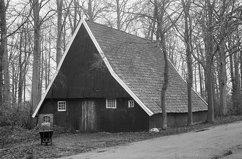 Schukkinkweg 15 vakwerkschuur op erve Het Schukkink. rijksmonument.jpg