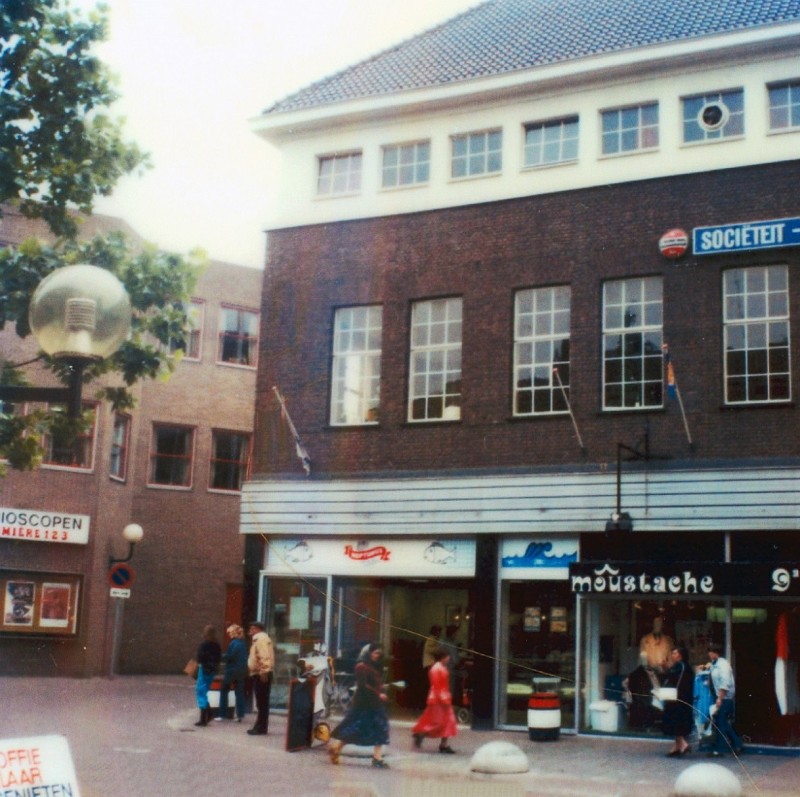 Langestraat Vishandel Neptunus op de hoek met Achter 't Hofje.jpg