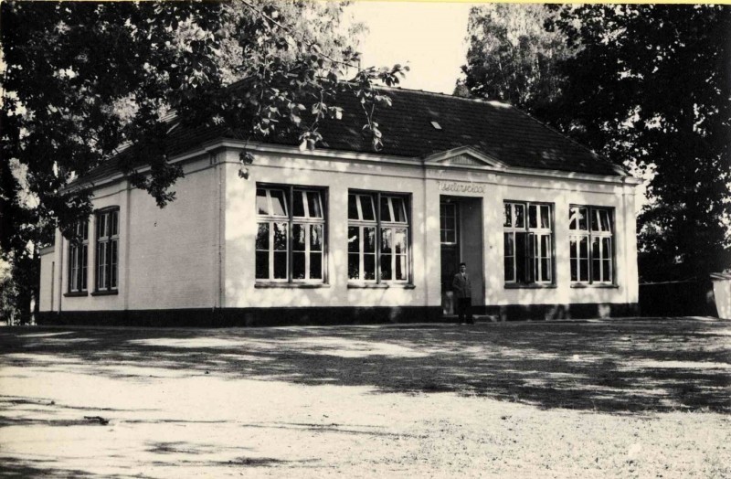 Usselerschoolweg 50 Usselerschool 1953.jpg