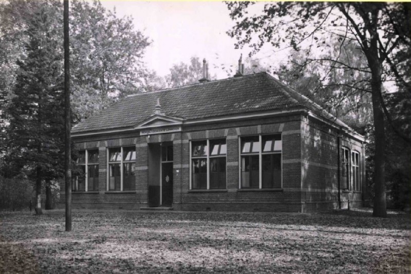 Usselerschoolweg 50 Openbare lagere school I  Usselerschool 1930.jpg