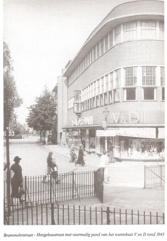 Brammelerstraat hoek Hengelosestraat Vroom en Dreesmann.jpg