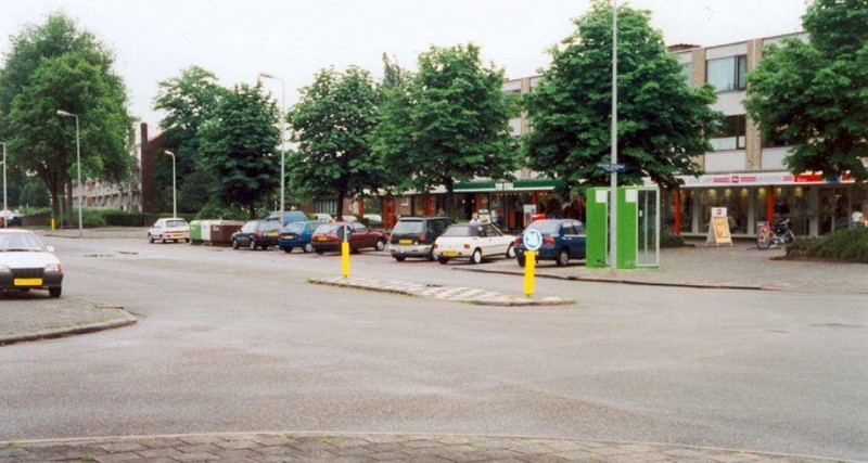 Zweringweg winkelcentrum Stadsveld telefooncel.jpg