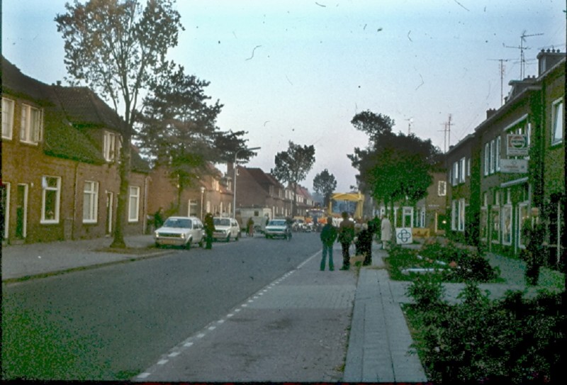 Janninksweg 58 rechts cafetaris op achtergrond  transport Vliet Jonge .jpg