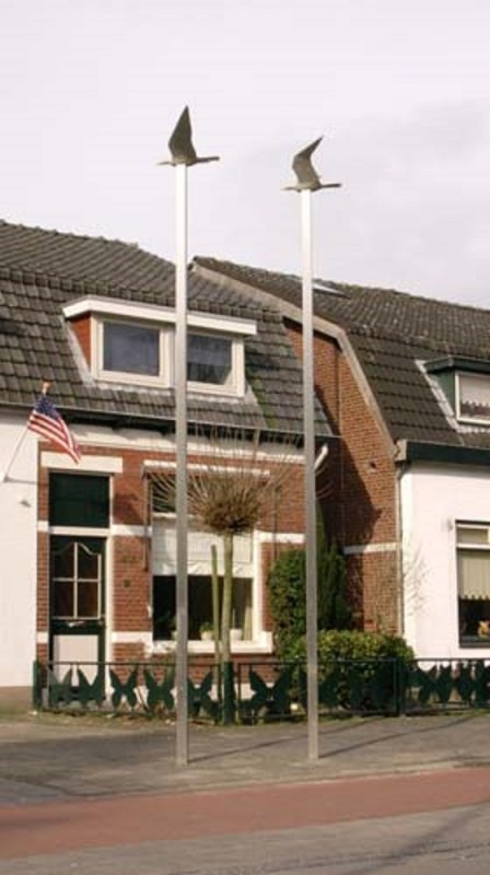 Lipperkerkstraat, thv de Noordesmarkerrondweg kunstwerk Vrije Vogels van Joris Woertman (3).jpg