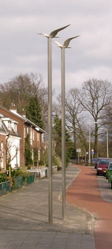 Lipperkerkstraat, thv de Noordesmarkerrondweg kunstwerk Vrije Vogels van Joris Woertman.jpg