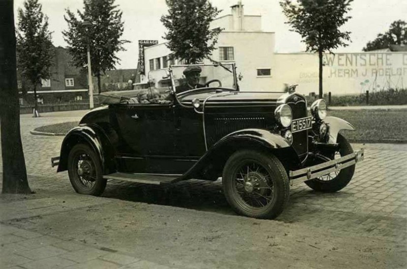 Lasondersingel pand van garage Roeloffzen.jpg