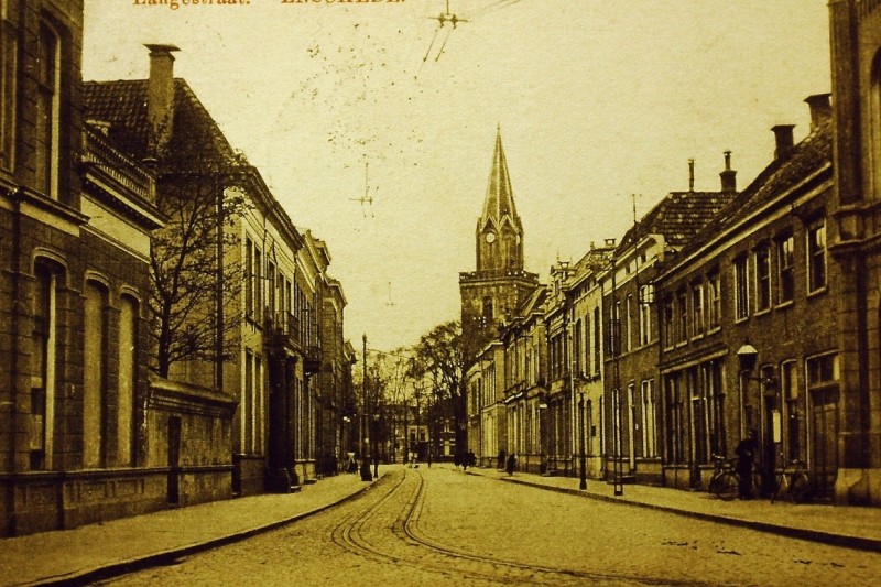 Langestraat richting Markt oude kerktoren (3).JPG