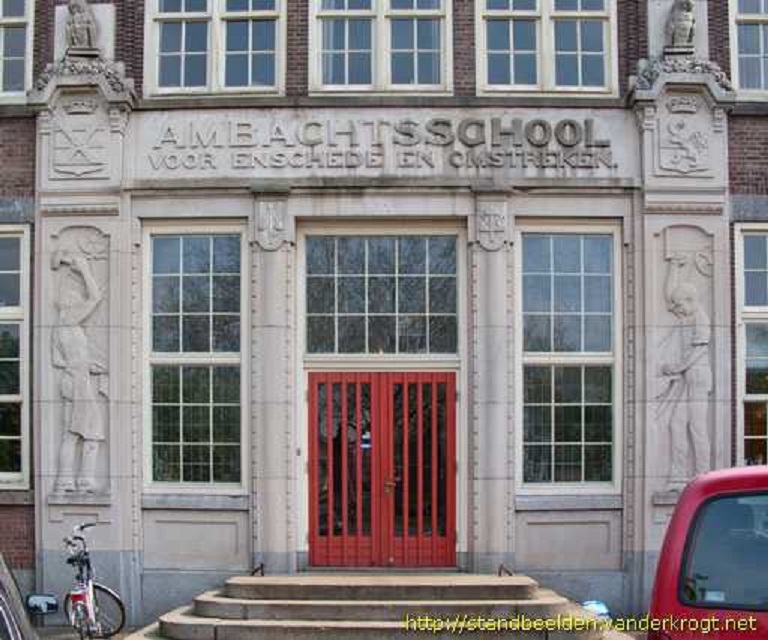 Boddenkampsingel 80 kunstwerk leerlingen bij ingang Ambachtsschool.jpg