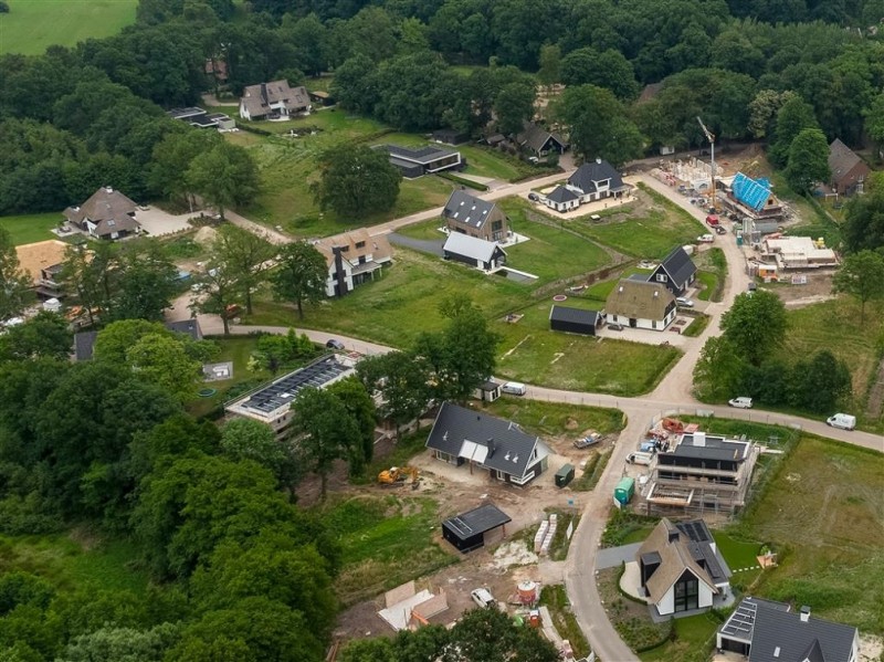 Miljonairs zijn toch naar 't Vaneker in Enschede gekomen.jpg