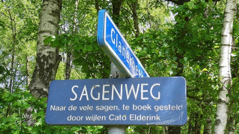 Sagenweg straatnaambord.jpg