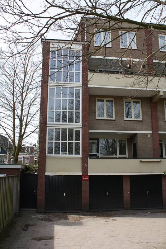 Oldenzaalsestraat 202-258 hoek Laaressingel - detail achtergevel met trappenhuis.jpg