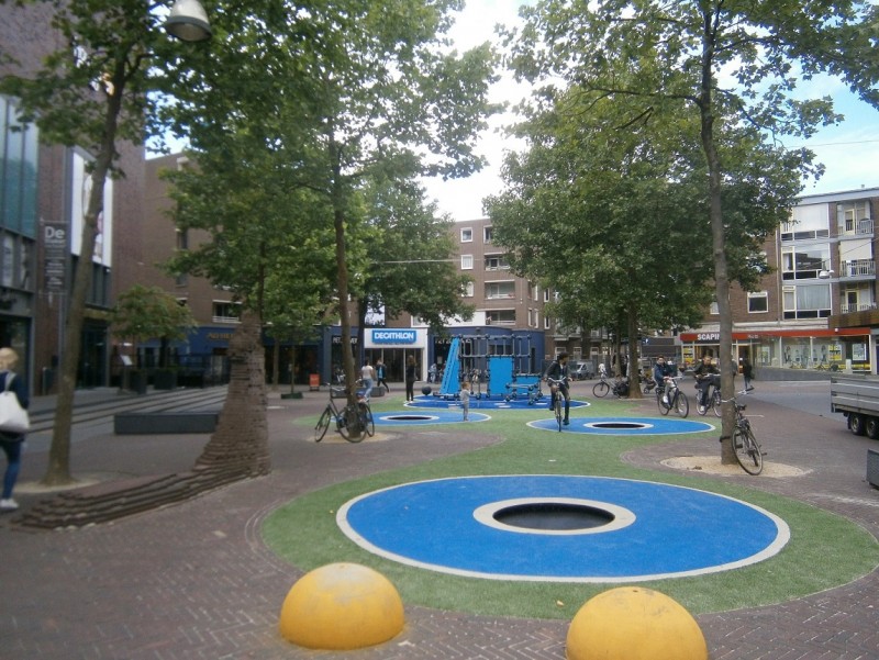 H.J. van Heekplein hoek Van Loenshof speelveld Decathlon.JPG