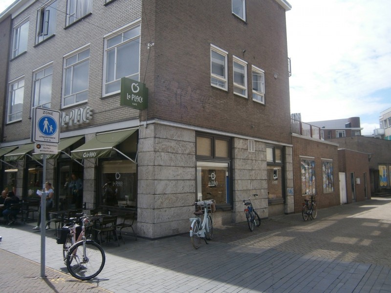 Raadhuisstraat 12 hoek Windbrugstraat La Place.JPG