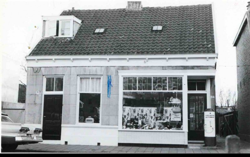 Hoge Bothofstraat Percelen 114 - 116; nr. 114 rijwielhandel 1958.jpg