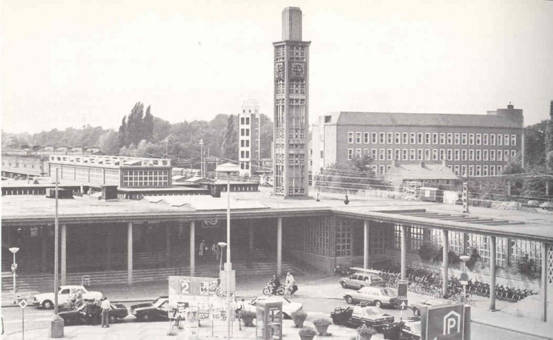 Stationsplein Station van architest Schelling in de jaren 60.jpg
