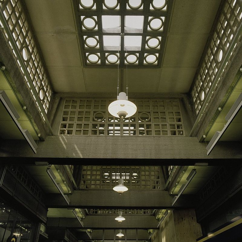 Stationsplein Plafond van de stationshal.jpg