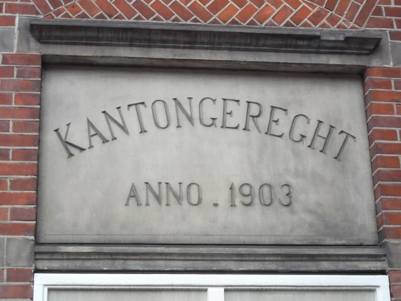 Molenstraat Kantongerecht gevelsteen.JPG