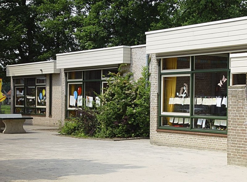 Saffierstraat 30 R.K. Basisschool Marcellinus.jpg