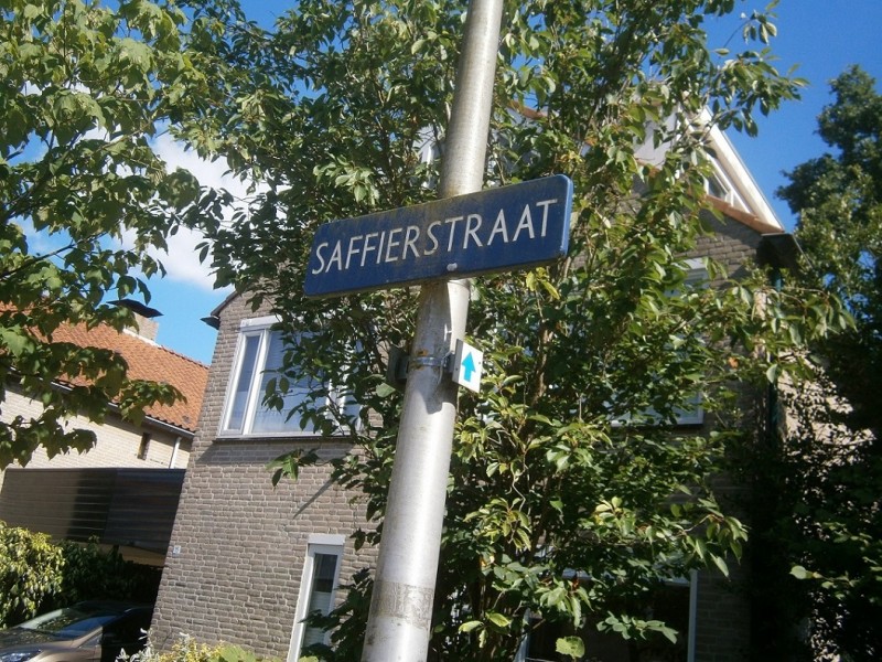 Saffierstraat straatnaambord.JPG