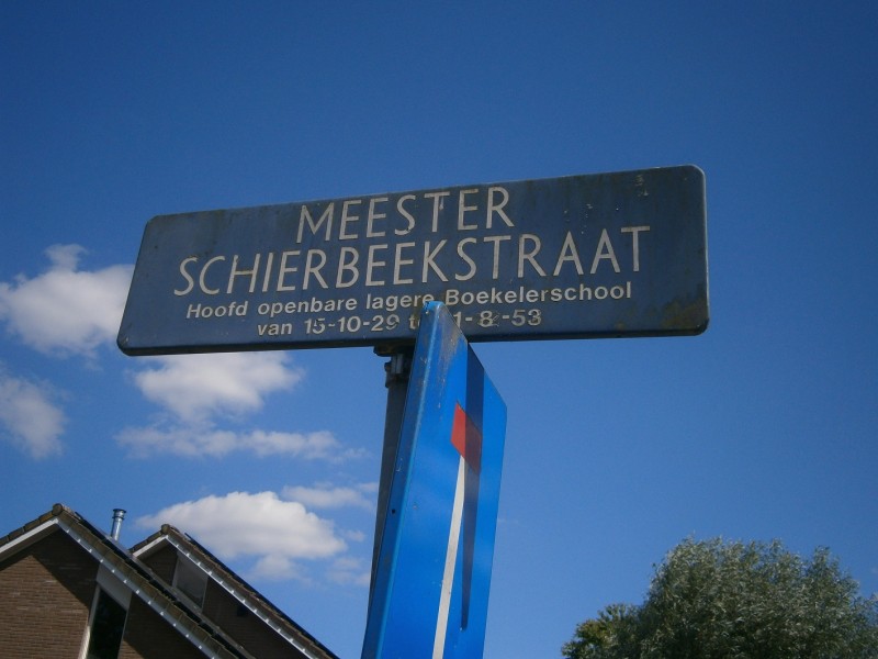 Meester Schierbeekstraat straatnaambord.JPG