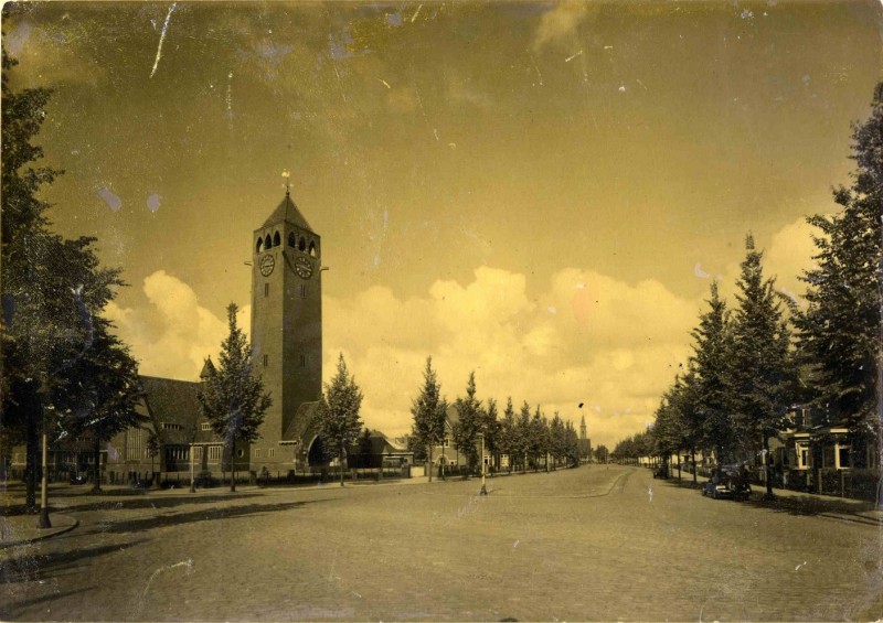 Lasondersingel 1939 Zicht op de N.H. Lasonderkerk.jpg