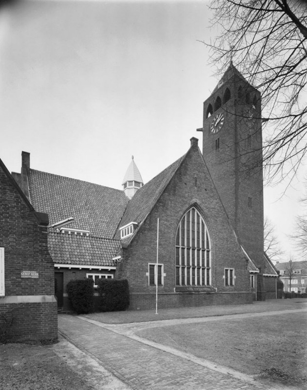 H.B. Blijdensteinlaan hoek Lasondersingel Lasonderkerk.jpg