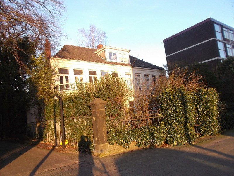 Hengelosestraat 36-38 Villa de Pilla (2).JPG