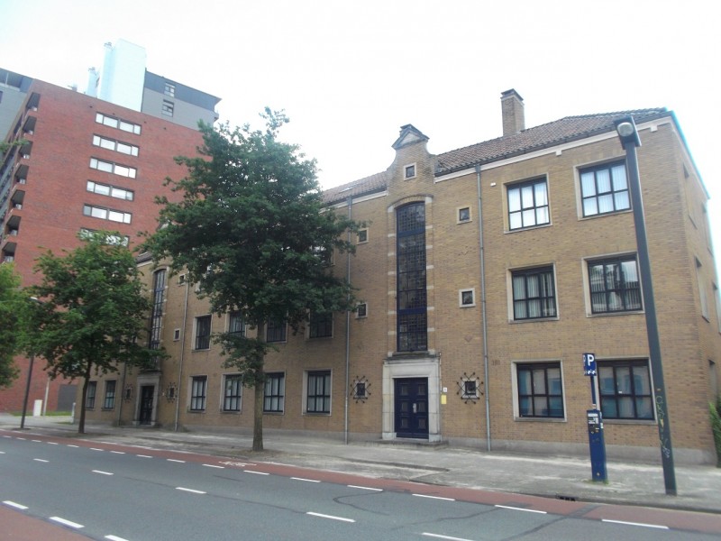 Hengelosestraat 67-69-71 voormalig gebouw Pedagogisch Centrum (2).JPG