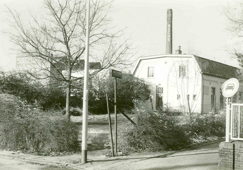 Hoog en Droog Sachs suikerwarenfabriek, hoek Wilheminastraat.jpg