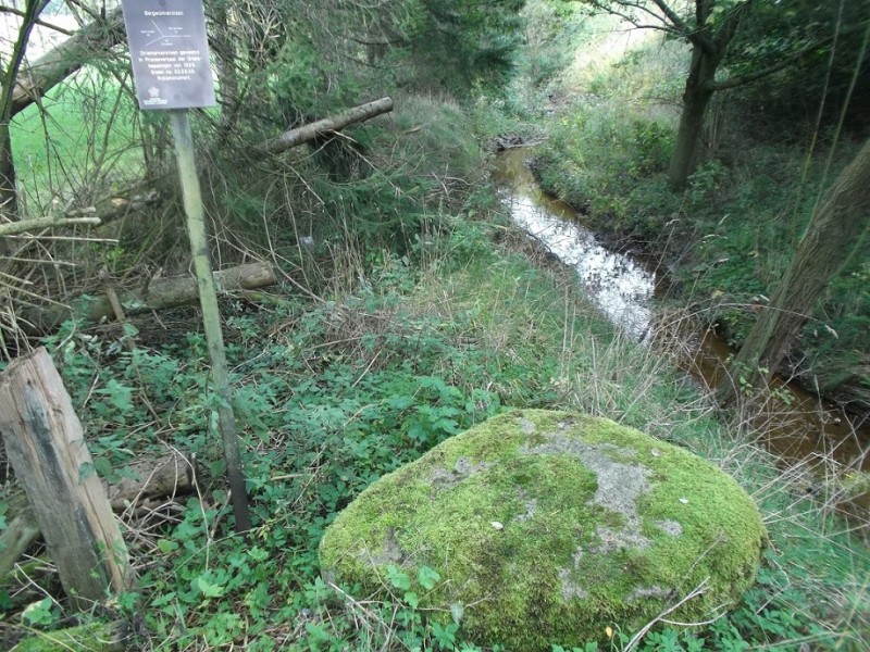 Noordergrensweg  Bergwönnersteen aan de Jufferbeek rijksmonument nr. 46597.JPG