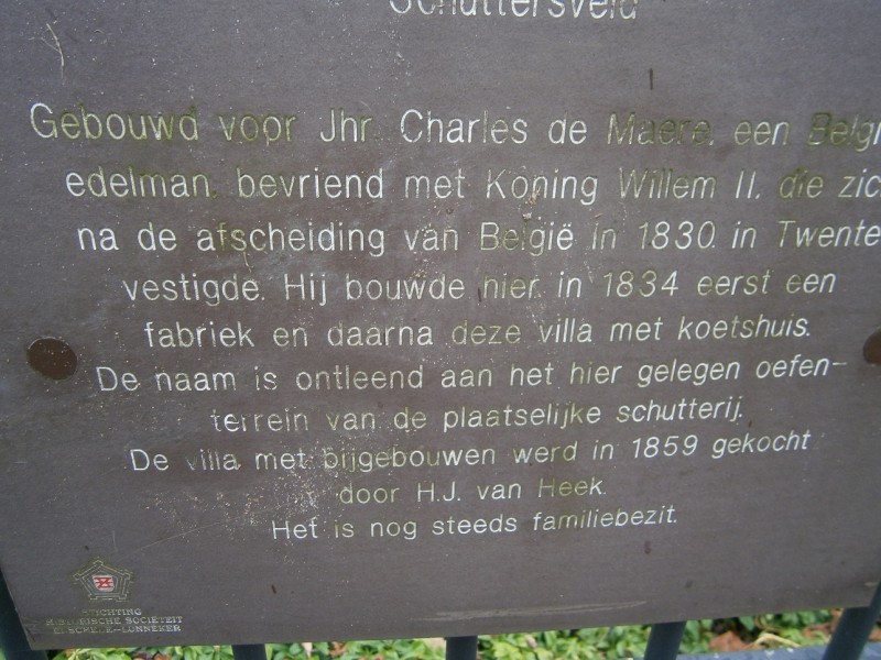 Hengelosestraat 113 informatiebord villa Schuttersveld.JPG