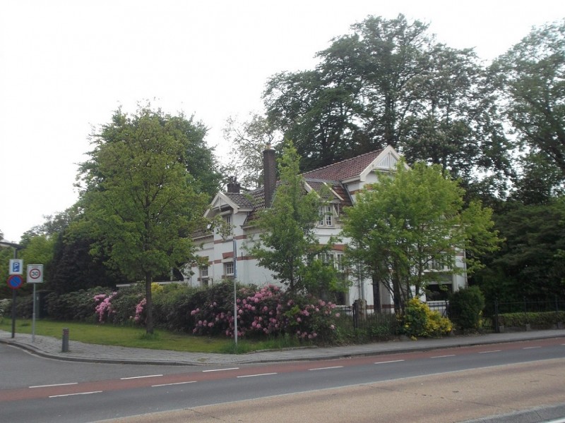 Hengelosestraat 107 dienstwoningen villa Schuttersveld rijksmonument.JPG