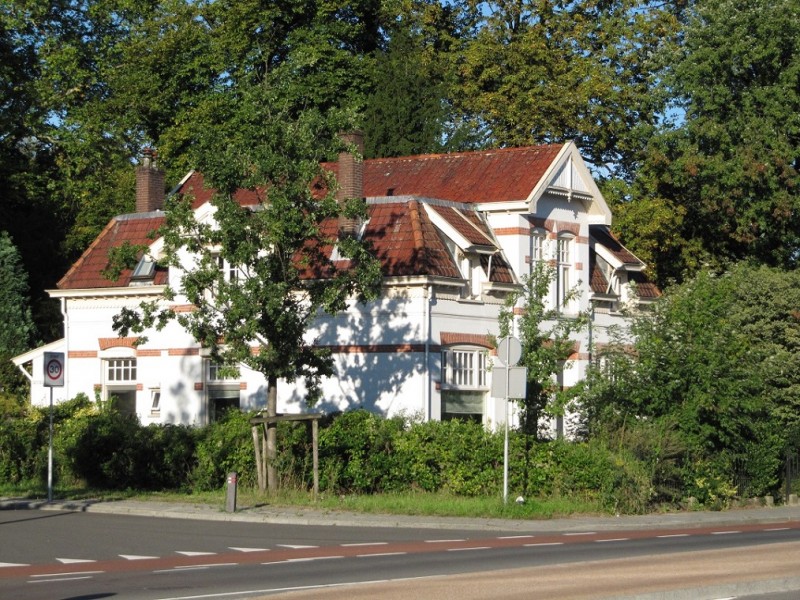 Hengelosestraat 107 Villa Schuttersveld Dienstwoningen bouwjaar 1880-1900 rijksmonument.jpg