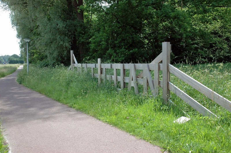 Oostweg ter hoogte van de Eekmaat tussen Gronausestraat en rotonde boerenhek Loat Goan van kunstenaar Marc  Ruygrok.jpg