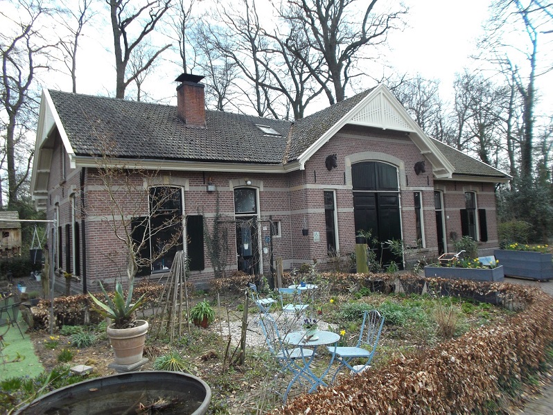 Wooldrikspark theehuis vroeger koetshuis.JPG