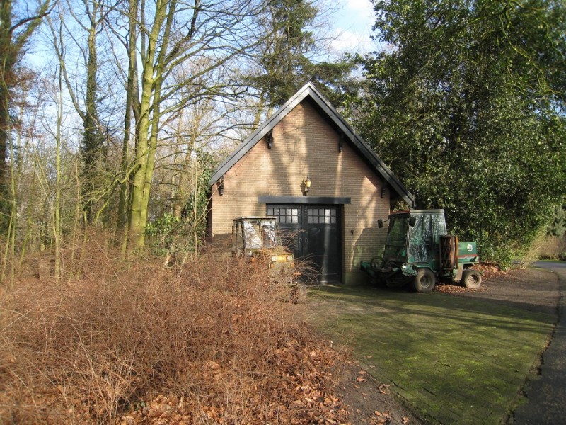 Hegeboerweg 60 voormalig koetshuis bij landhuis De Hegeboer gemeentelijk monument.jpg