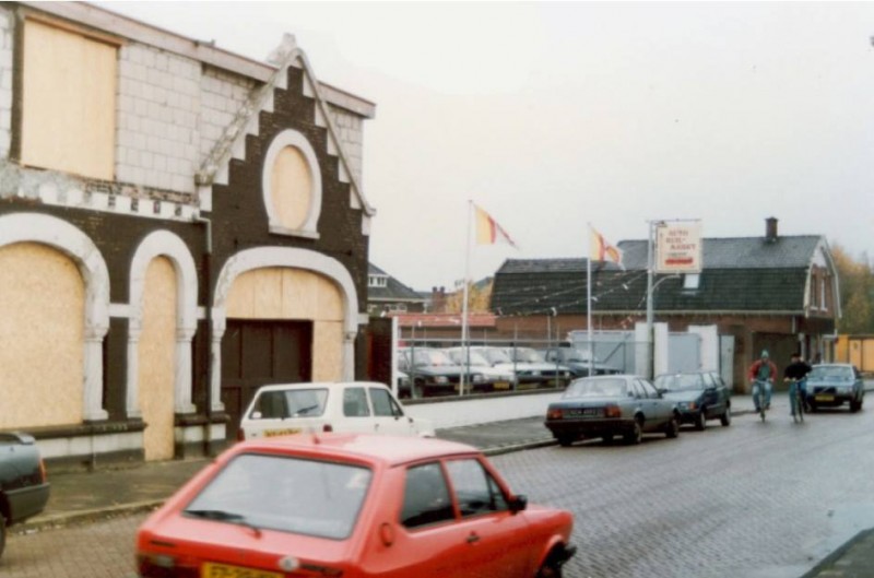 Emmastraat Auto ruilmarkt vroeger Haringinleggerij E. Kroes & Zn.jpg