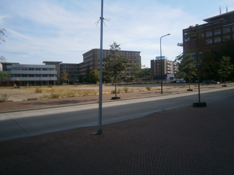 Koningstraat vroeger locatie Dish hotel met zicht op Boulevard met ING bank En SLO gebouw .JPG