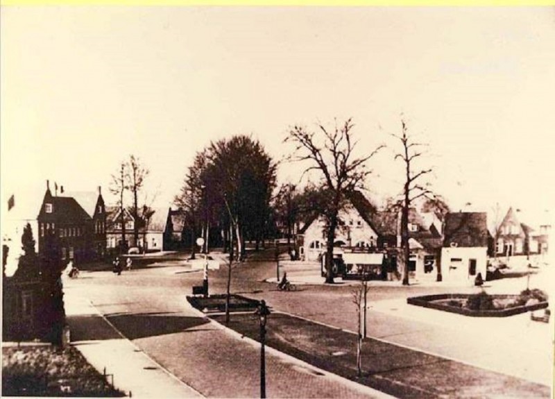 Haaksbergerstraat  kruispunt Pathmossingel 1945.jpg