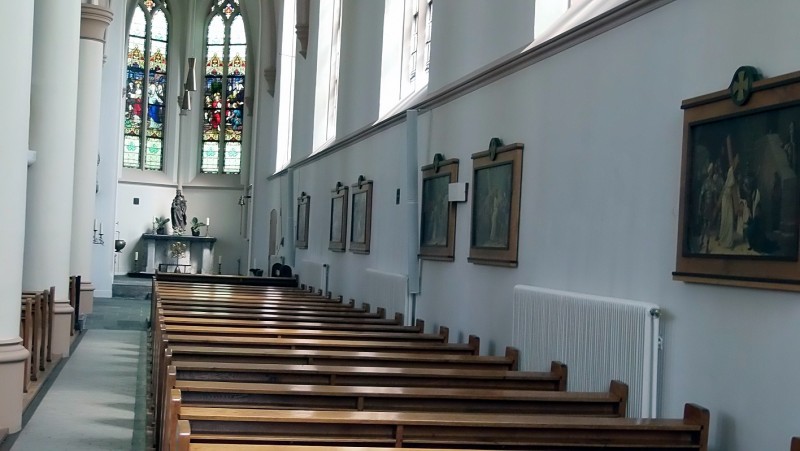 Kerkstraat 14-16 Glanerbrug Onze Lieve Vrouw kerk van de Heilige Rozenkrans interieur.jpg