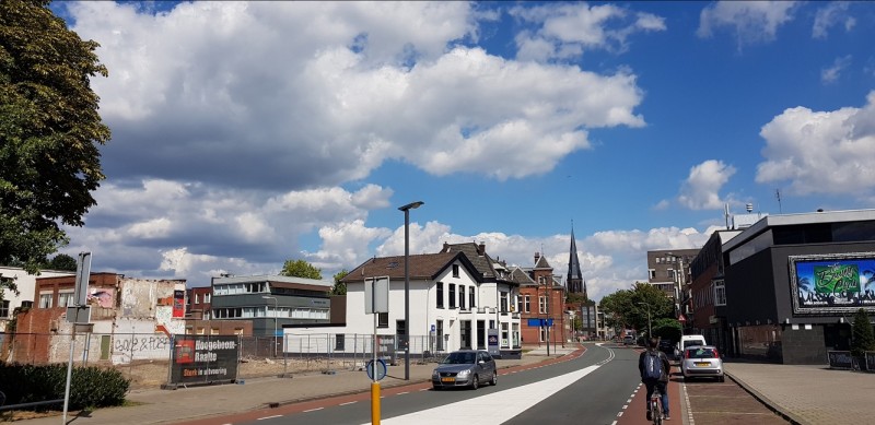 Molenstraat links stond het pand van Bruningmeijer.jpg