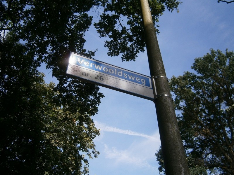 Verwooldsweg 26 straatnaambord.JPG