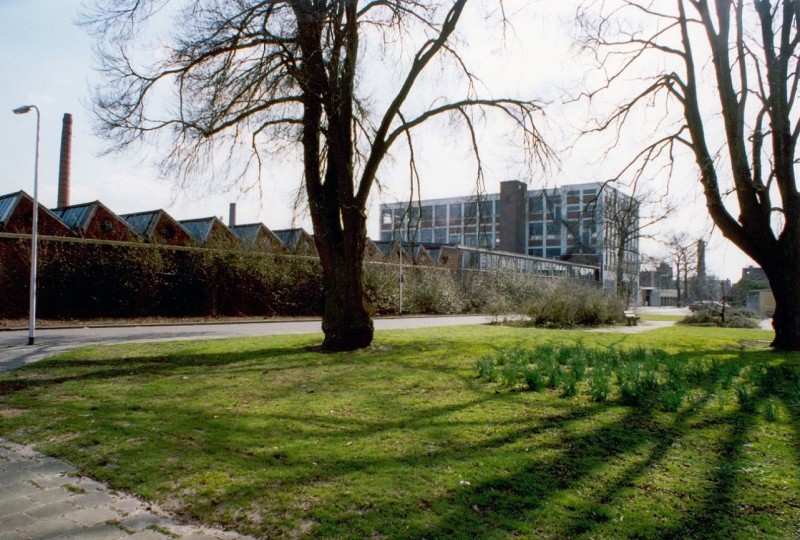 Hulsmaatstraat Wederopbouw in Roombeek. Renovatie TETEM-gebouw (Twentse Textiel Maatschappij) Stroinksbleekweg..jpg